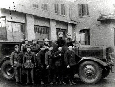 Бойцы городской пожарной охраны г. Орджоникидзе (1942 год)